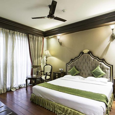 Treebo Tryst Royce New Friends Colony Hotel นิวเดลี ภายนอก รูปภาพ