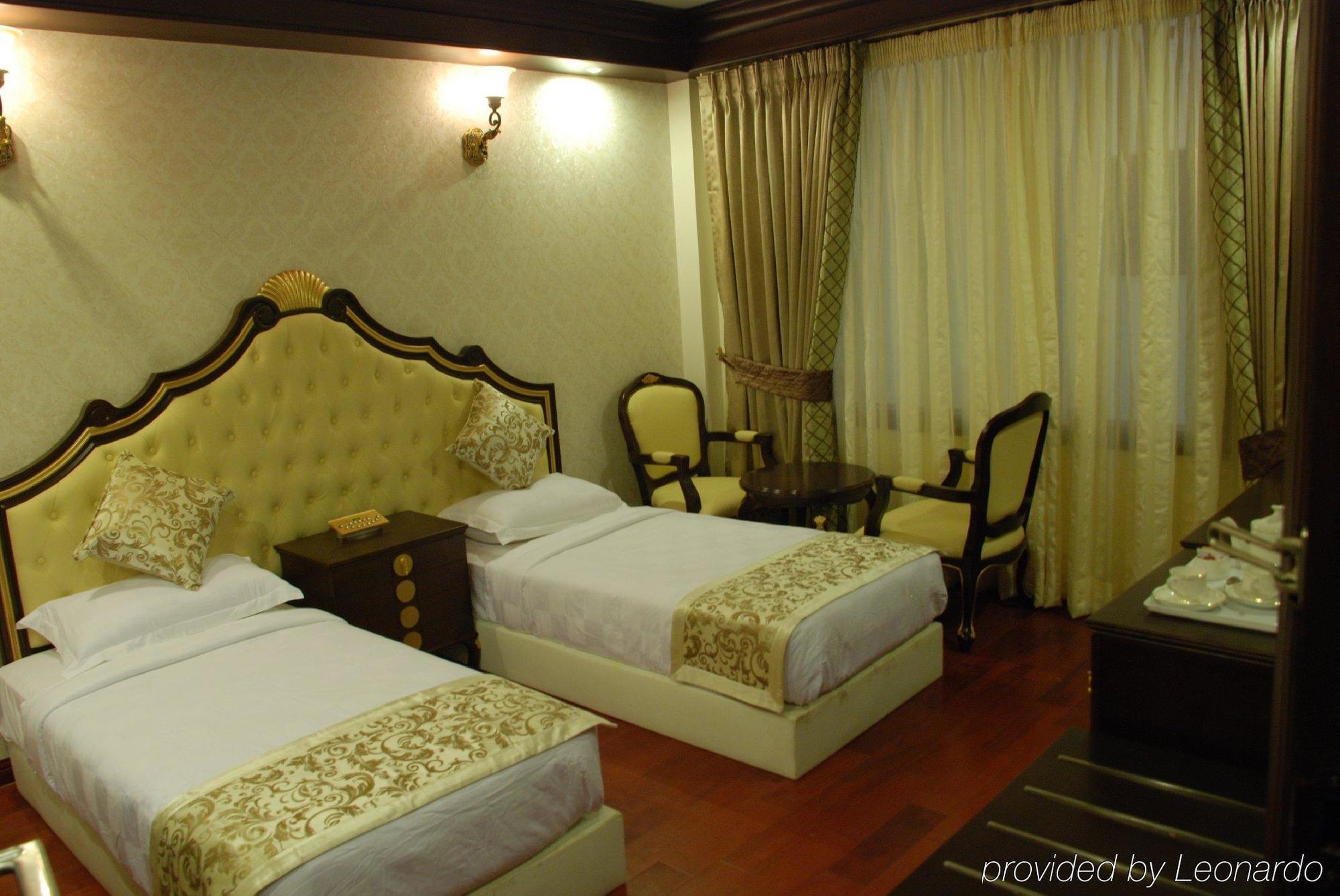 Treebo Tryst Royce New Friends Colony Hotel นิวเดลี ภายนอก รูปภาพ