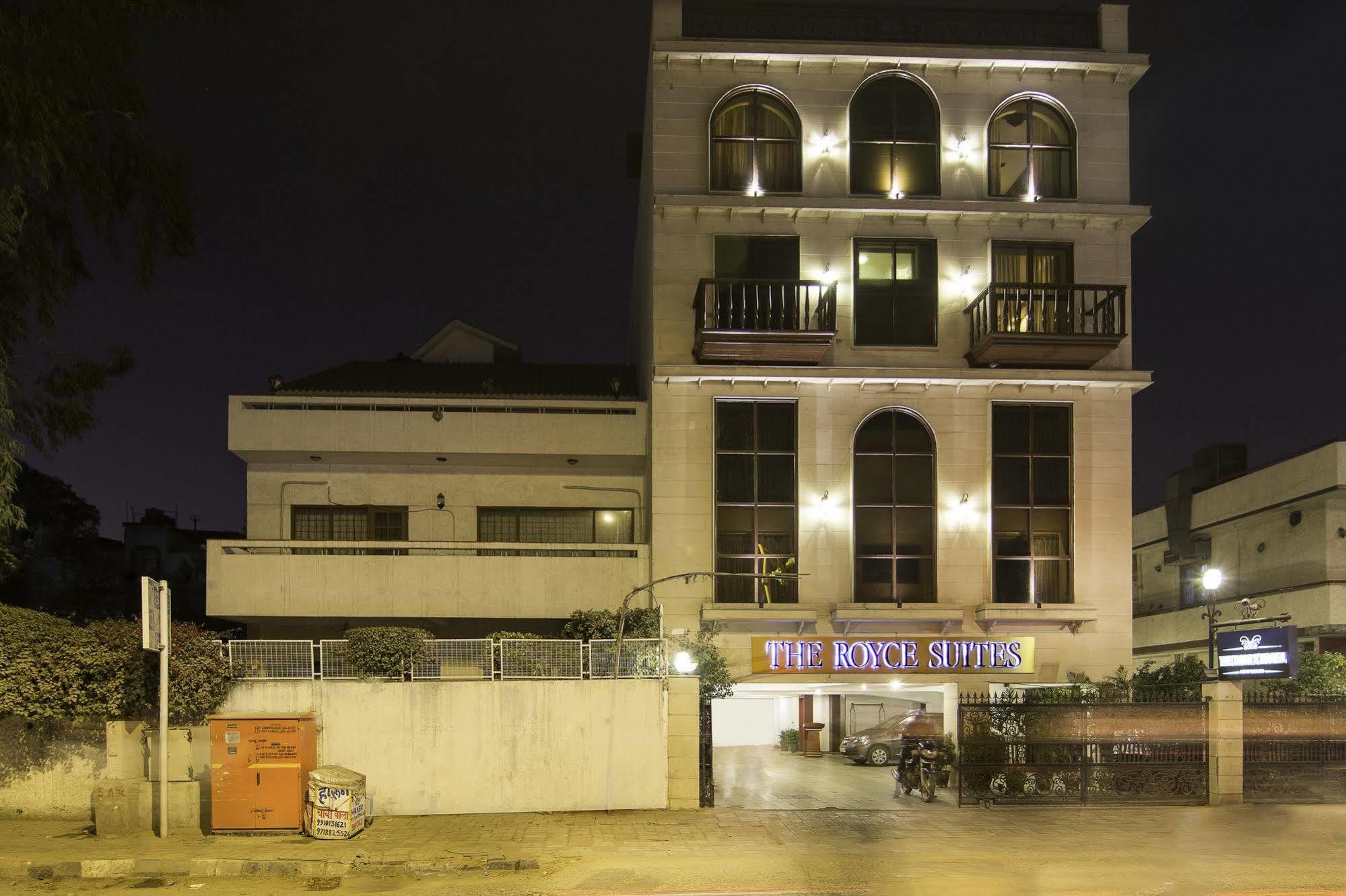 Treebo Tryst Royce New Friends Colony Hotel นิวเดลี ภายนอก รูปภาพ