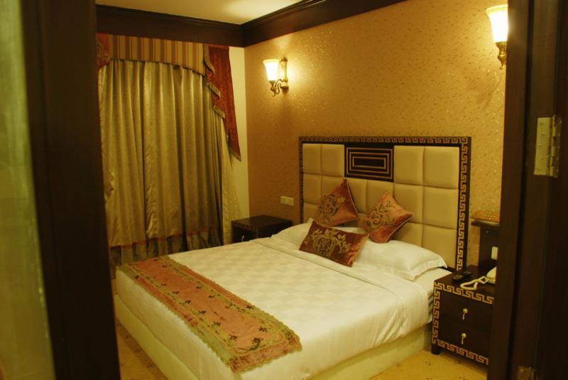 Treebo Tryst Royce New Friends Colony Hotel นิวเดลี ภายนอก รูปภาพ